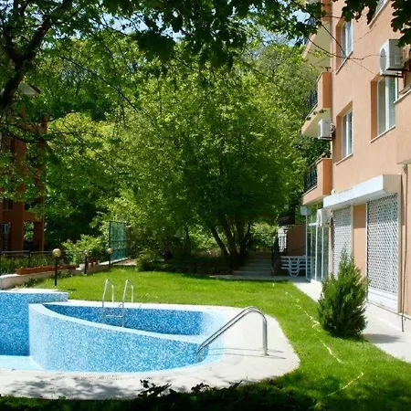 Apartment In Golden Sands Next To The Beach Goldstrand