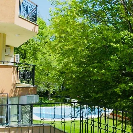 Apartment In Golden Sands Next To The Beach Apartment
